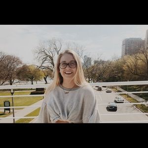 Meet your Posher, Abby